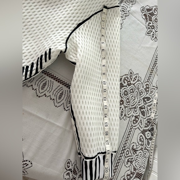 Fendi Textured White and Black Cardigan/jacket - Picture 6 of 7